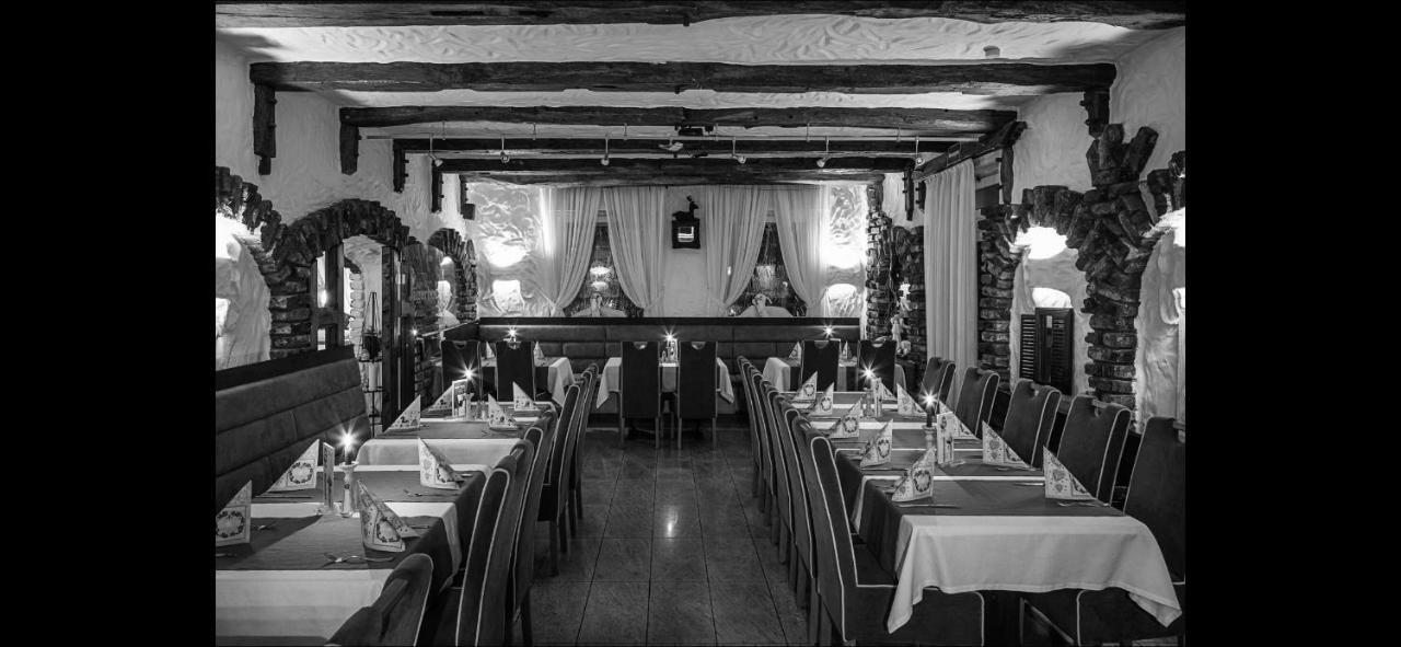 Hotel Restaurant Jaegerhof Kerpen  Exteriör bild